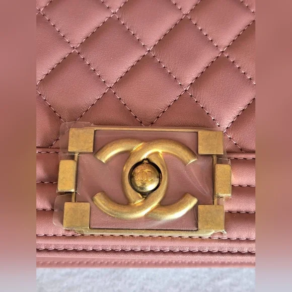 CHANEL Small Boy Bag. - Picture 9 of 15